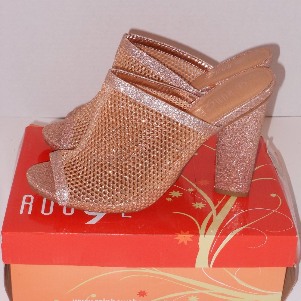 ROGUE ROSE GOLD SANDALS SIZE 10 MEDIUM